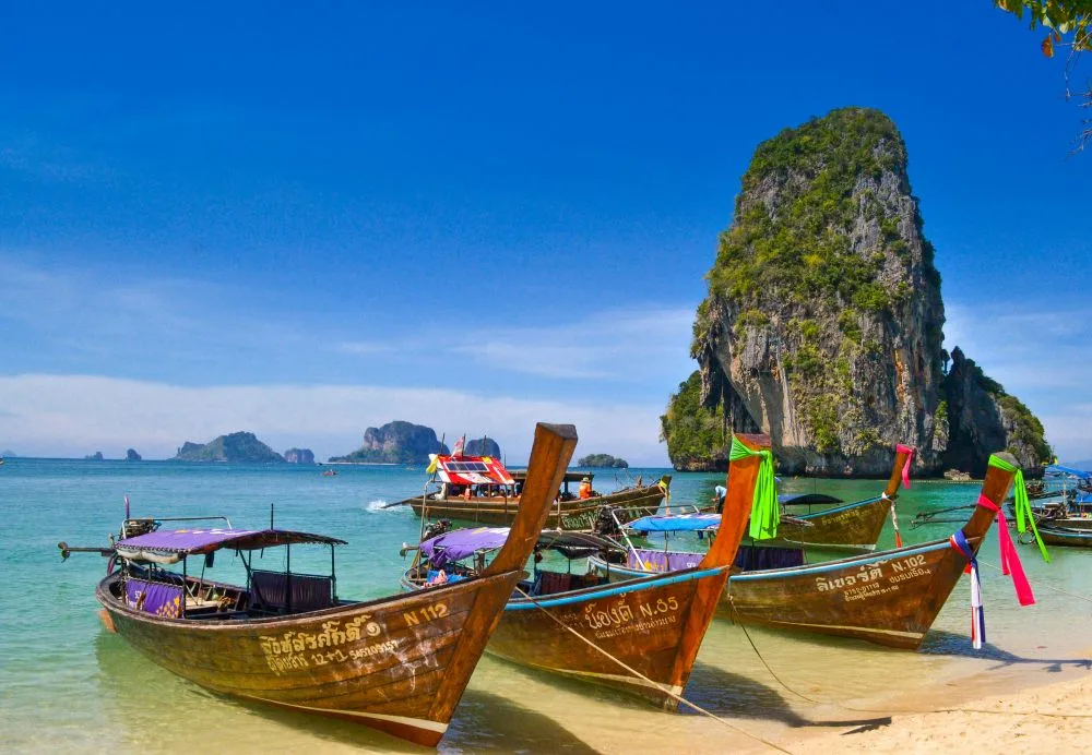 タイならではのダイナミックな自然と隠れ家ウｪルネスホテルを味わうなら～秘境クラビへ